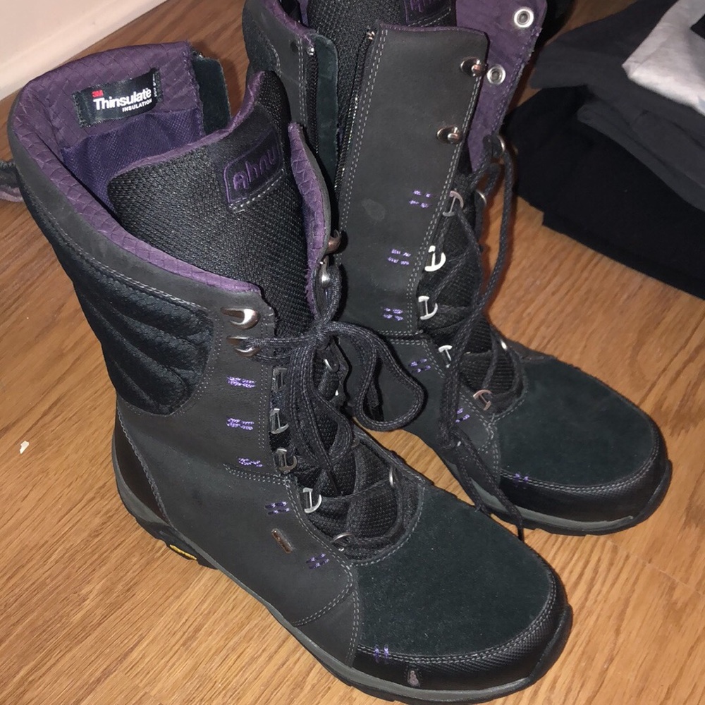 Ahnu Thinsulate snow boots